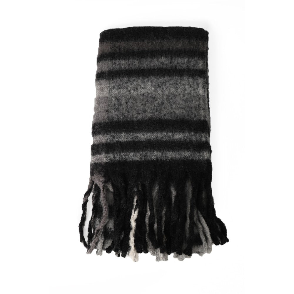 Luxury Oversized Plaid Fringe Scarf – Black & Grey Winter Wrap Shawl for Women